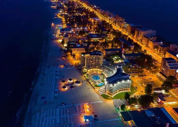 Grand Mamaia Lake Apartments