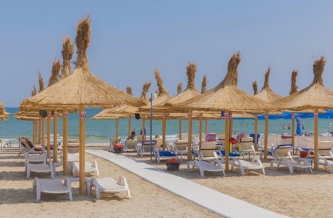 Grand Mamaia Lake Apartment