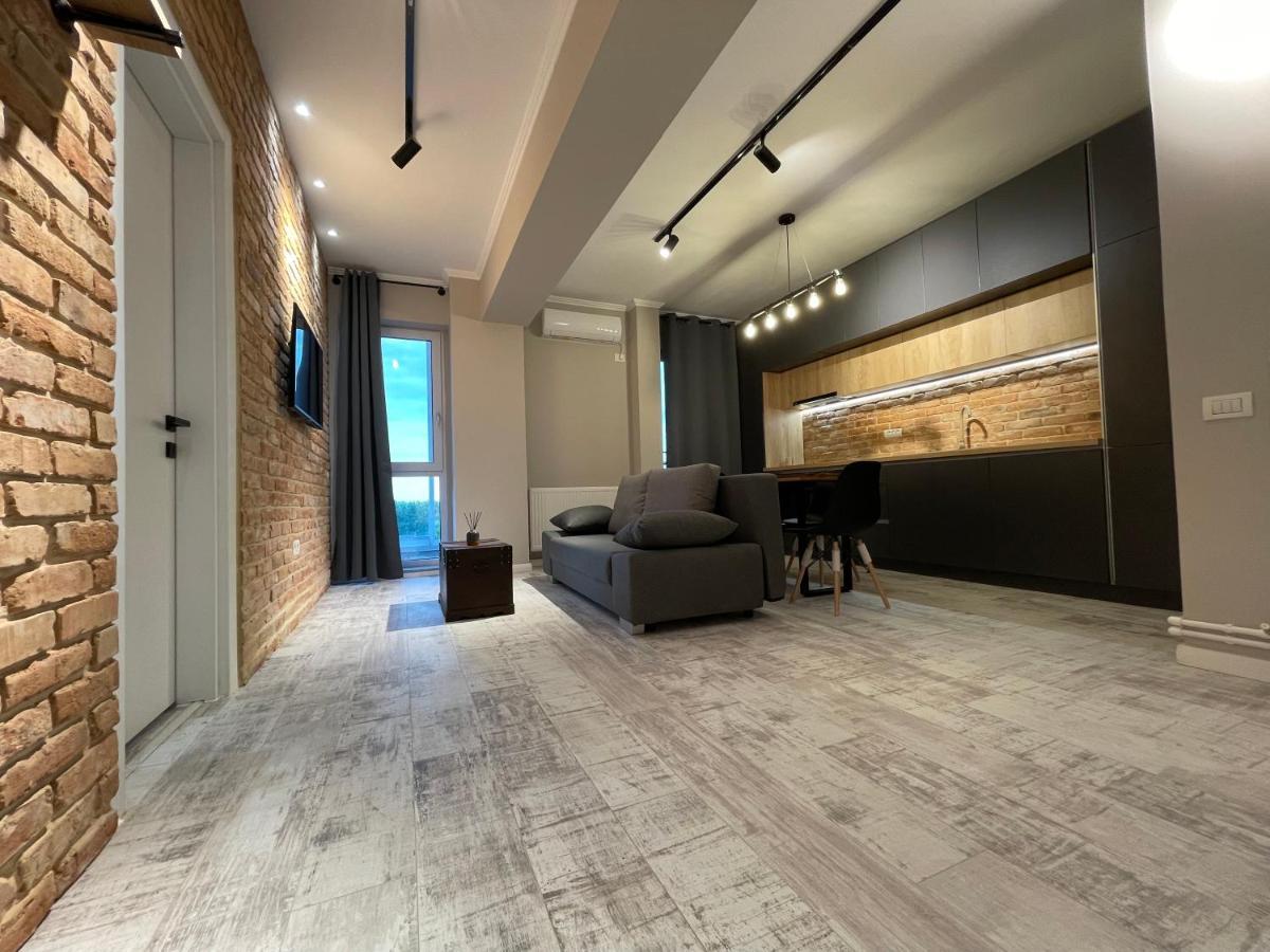 Grand Mamaia Lake Apartment *