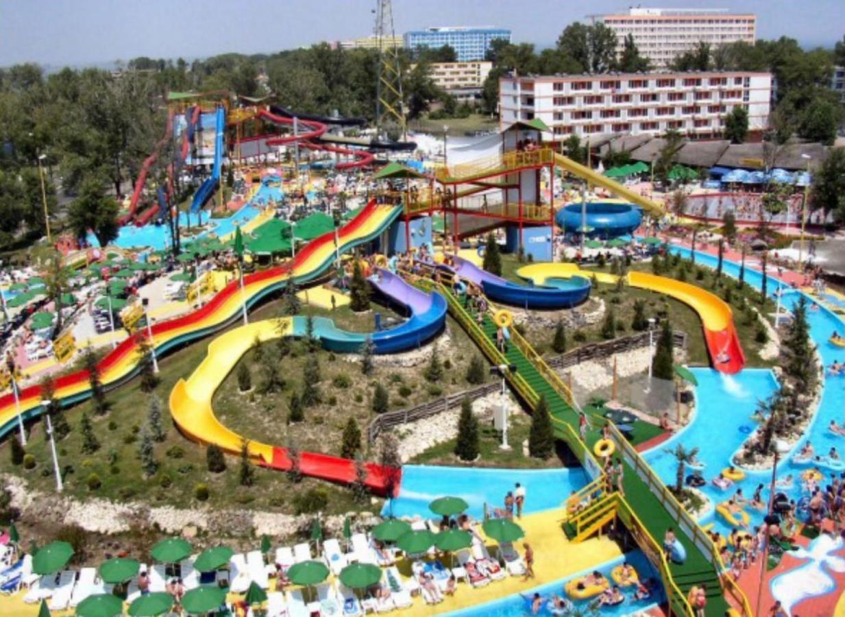 Grand Mamaia Lake
