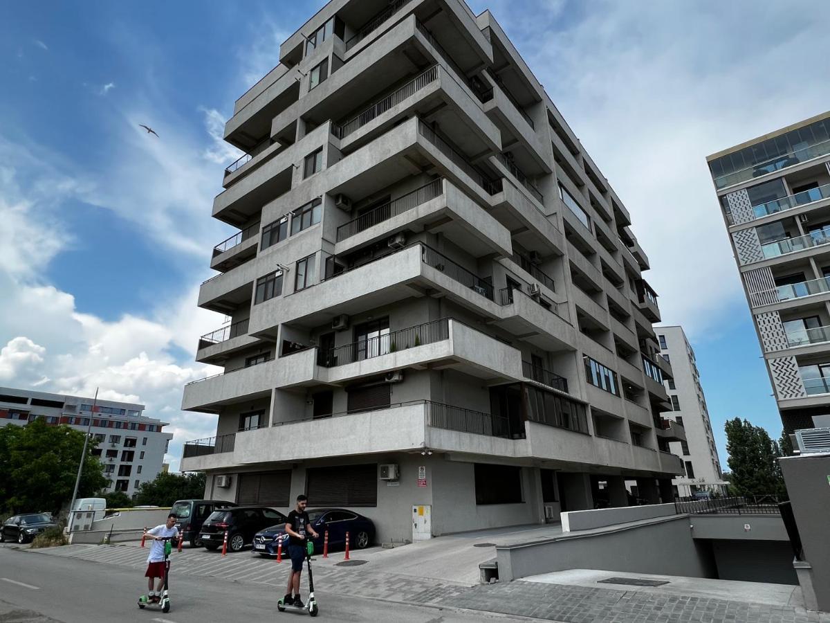 Grand Mamaia Lake