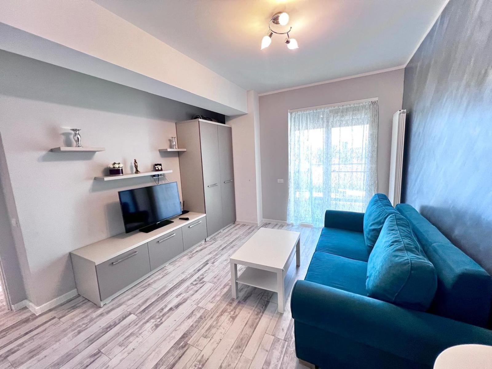 Grand Mamaia Lake Constanta