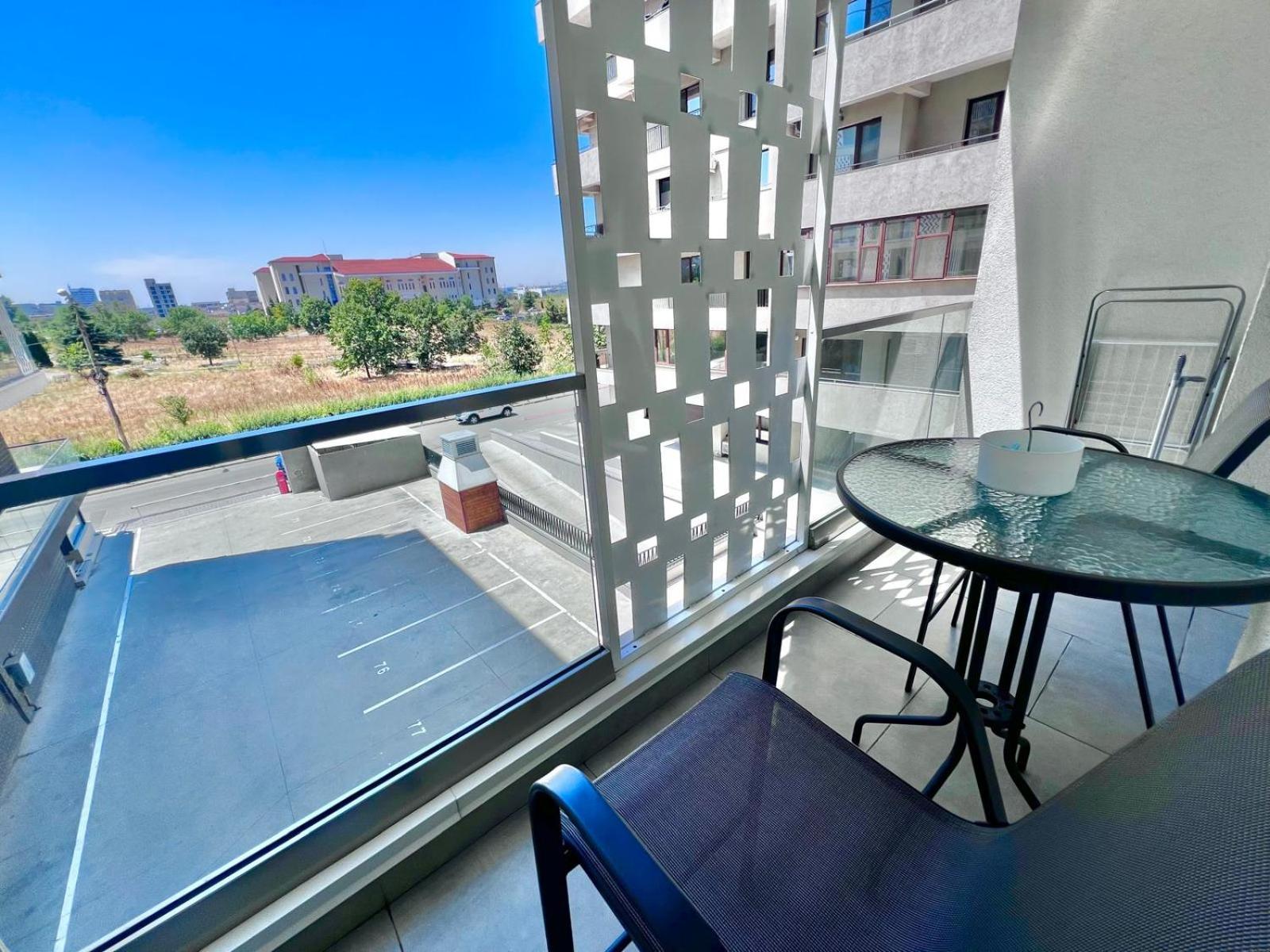 Grand Mamaia Lake Apartment