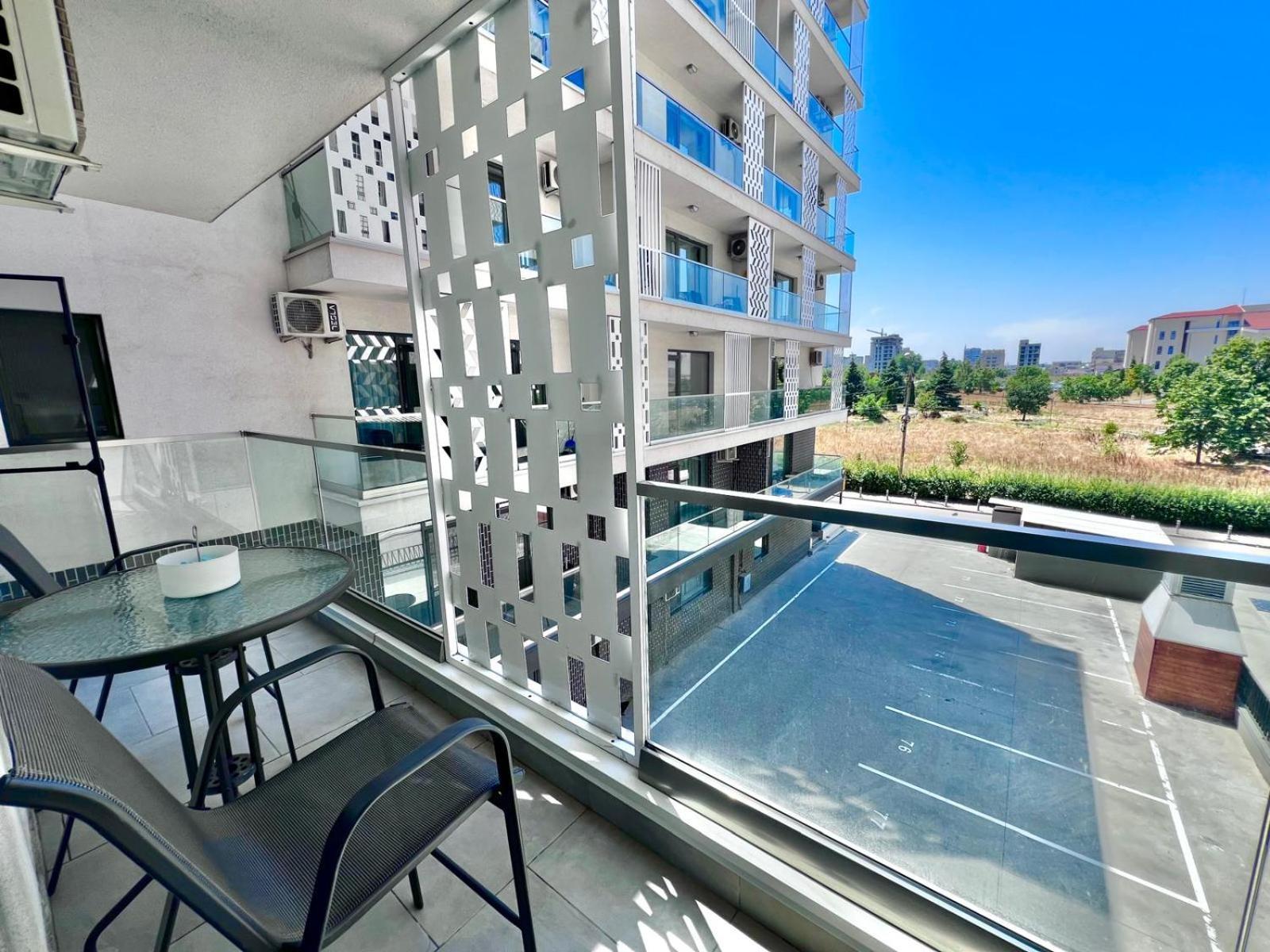 Grand Mamaia Lake Apartment